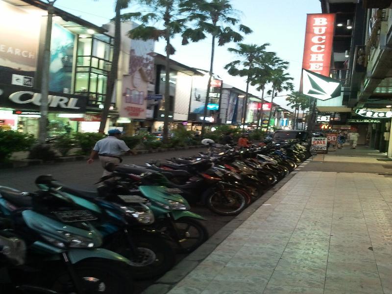 Vilarisi Hotel Legian Kültér fotó